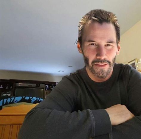 Keanu Reeves Selfie Picture 2024, Keanu Reeves Video Call 2024, Keanu Reeves Pictures 2024, Keanu Reeves Selfie, Keanu Reeves Beard, Keanu Reeves House, Keanu Reeves Pictures, Keanu Reeves Family, Air Force Women