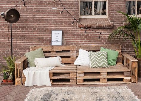 Pallet Bank, Chill Lounge, Diy Pallet Couch, Pallet Lounge, Pallet Tv Stands, Pallet Walls, Pallet Couch, Chill Room, Diy Garden Furniture