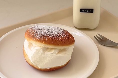 Milk Cream Donut, Cream Donut Recipe, Cream Donut, Kitchen Thermometer, Fried Donuts, Filled Donuts, Milk Cream, Eat Dessert First, Donut Recipes