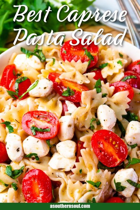 Easy Salad Side Dishes, Side Dish For Cookout Parties, Caprice Pasta Salad, Cheap Pasta Salad For A Crowd, Light Dinner For A Crowd, Simple Sides For Bbq, Caprese Salad For A Crowd, Simple Side Dishes For Cookout, Easy Potluck Side Dishes Simple