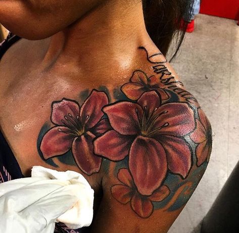 Dark Skin Tattoo, Girl Shoulder Tattoos, Snakebites, Black Girls With Tattoos, Tattoos For Black Skin, Pretty Tattoos For Women, Dope Tattoos For Women, Shoulder Tattoos For Women, Stylist Tattoos