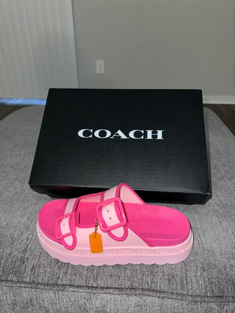 Hak Tinggi, Coach Sandals, Shoes Slides, Crocs Fashion, Pretty Sandals, Trendy Shoes Sneakers, Pretty Shoes Sneakers, Cute Shoes Heels, Shoes Heels Classy