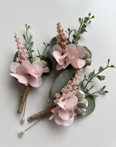 Groomsmen Corsage, Family Boutonniere, Dusty Rose And Sage Green Boutonniere, Blush Pink Boutonniere, Blush Pink And Sage Green Boutonniere, Wedding Ring Pillow Diy, Soft Pink Boutonniere, Buttonhole Blush Pink, Boutineer Wedding