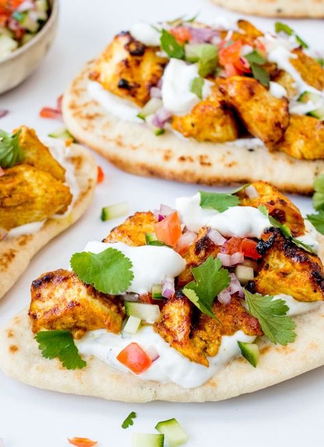 Forget Tex-Mex — we’re going Tikka-Taco! Tikki Masala, Recipes With Naan Bread, Taco Pizza, Chicken Masala, Chicken Tikka Masala, Grilled Chicken Recipes, Chicken Tikka, Breaded Chicken, Tikka Masala