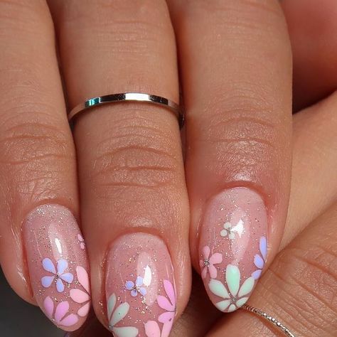 Katie | Gel Nail Artist & Educator on Instagram: "Spring glittery flowers 😍🌸 Using the HohoLee Macaron spring colors from @zillabeau ✨ code katie10 Online Structured Mani course available now! Link in bio 🎉 Inspo from @_dreamynails1_ 💓 #structuredmanicure #structuredmani #springnails #geloverlay" Glitter Nails With Flowers, Macaron Nails, Glittery Flowers, Overlay Ideas, Builder Gel Nails, Gel Overlay, Glitter Flowers, Army Wallpaper, Sparkle Nails