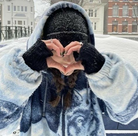 Lily Calloway, Chloe Walsh, Ugly Love, Addicted Series, Winter Photo, Winter Aesthetic, Book Girl, Book Aesthetic, Photo Dump