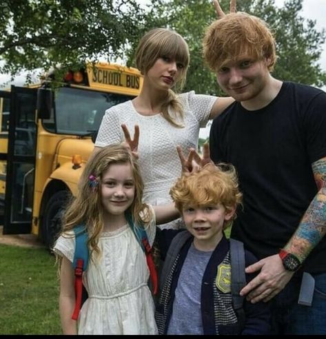 Red Song, Ed Sheeran Love, Everything Has Changed, Taylor Swift Music Videos, Miss Americana, Everything Has Change, Country Pop, Taylor Swift Music, Taylor Swift Red