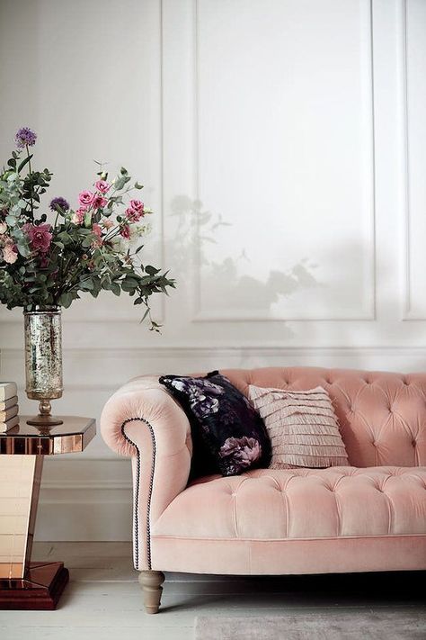 5 Easy ways to decorate with pastels | Create Perfect | Luxury Interior Design #pastelinteriors #interiordesign #interiors #velvetsofa #pinksofa #blushpink #createperfect New Traditional Living Room, Interior Design Per La Casa, Pink Sofa, Pink Living Room, Set Designs, Sofa Colors, Wooden Sofa, Design Del Prodotto, Traditional Living Room