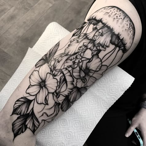 Jelly Fish Tattoo With Flowers, Detailed Jellyfish Tattoo, Witchy Shin Tattoo, Jellyfish Tattoo Arm Sleeve, Jellyfish And Flower Tattoo, Flower Jellyfish Tattoo, Unique Jellyfish Tattoo, Large Jellyfish Tattoo, Jellyfish Tattoo Forearm