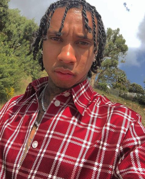 Tyga Braids, Tyga Hairstyles, Tyga Rapper, Braids Men, Gold Skin, Two Strand Twist, Mens Braids, Mens Braids Hairstyles, Braids Hairstyles