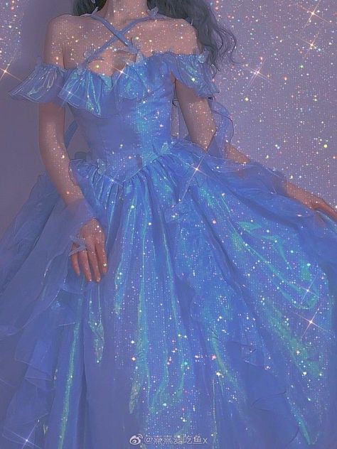 Look Gatsby, Ball Gowns Fantasy, Black Quince, Hoco Dresses Tight, Pretty Quinceanera Dresses, Sparkle Wedding Dress, Dresses Quinceanera, Princess Ball Gowns, Prom Dress Inspiration