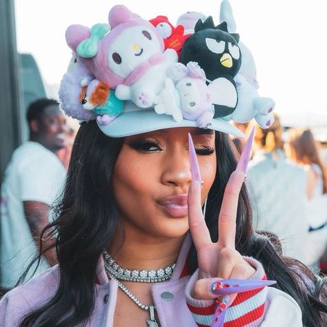 @saweetie on Instagram: "hella extra 😚✌🏽💖✨🙈" Saweetie Aesthetic, Saweetie Outfits, Saweetie Icy Christmas, Saweetie Money Pics, Saweetie Tumblr, Saweetie Performing, Saweetie Icy Girl, Pretty Girl Quotes, Icy Girl