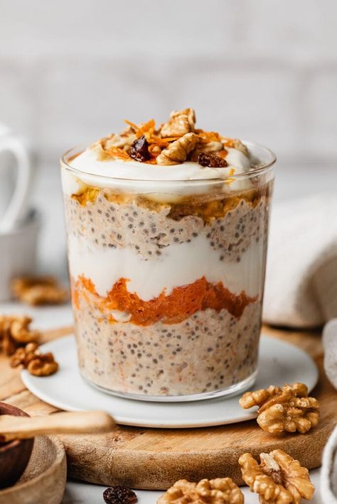 Carrot Cake overnight Oats - Early Brawd Carrot Cake Oats, Carrot Cake Overnight Oats, Cake Overnight Oats, Breakfast Oats Overnight, Best Carrot Cake, A Healthy Breakfast, Oatmeal Recipe, Oats Breakfast, Food Intolerance