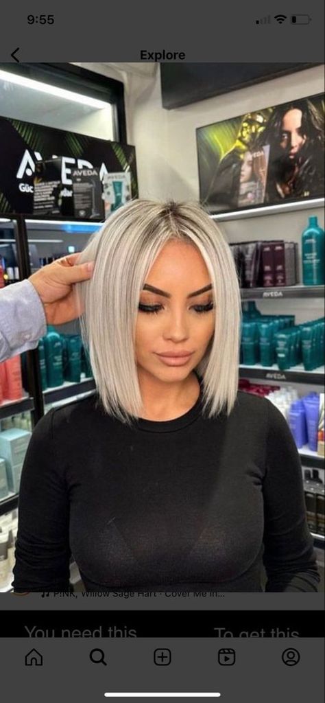 Shoulder Length Hair Platinum Blonde, Blonde Bob Hair Color Ideas, Blonde Hair Over 40 Shoulder Length, Blonde Hair For Round Face Shape, Platinum Blonde Bob Hairstyles, Short Blonde Hair Middle Part, Silver Lob Haircut, Blonde Bob With Side Bangs, Short Icy Blonde Hair With Shadow Root