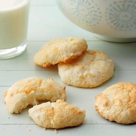 Angel Macaroons Angel Food Cake Mix, Sweet Deserts, Pastries Recipes, Cottage Food, Quick Cookies Recipes, 3 Ingredient Desserts, Quick Cookies, 3 Ingredient Cookies, 2023 Recipes