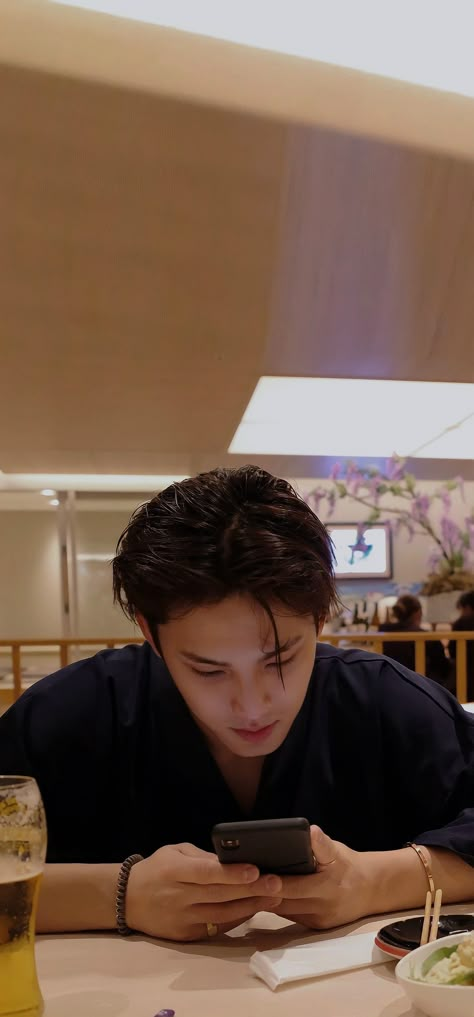 Mingyu Boyfriend Pictures, Mingyu Swimming Pool, Mingyu Id Picture, Mingyu Boyfriend Pics, Mingyu Picture, Mingyu Boyfriend Material Lockscreen, Mingyu Birthday, Boyfriend Mingyu, Wonwoo And Mingyu