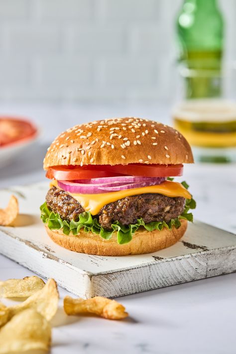 Cheeseburger Photography, Burger Mini, Burger Aesthetic, Sweet Burger, Classic Cheeseburger, Buns Recipe Easy, Burger Homemade, Perfect Hamburger, Meat Burger