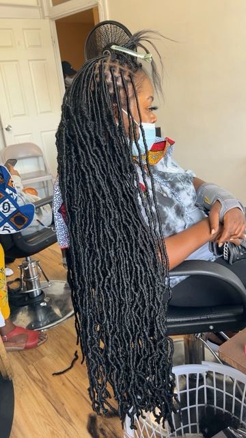 Rough Locs Hairstyles, Rough Locs, Braiding Ideas, Soft Locs, Faux Locs Hairstyles, Pretty Braided Hairstyles, School Style, Locs Hairstyles, Long Hairstyles