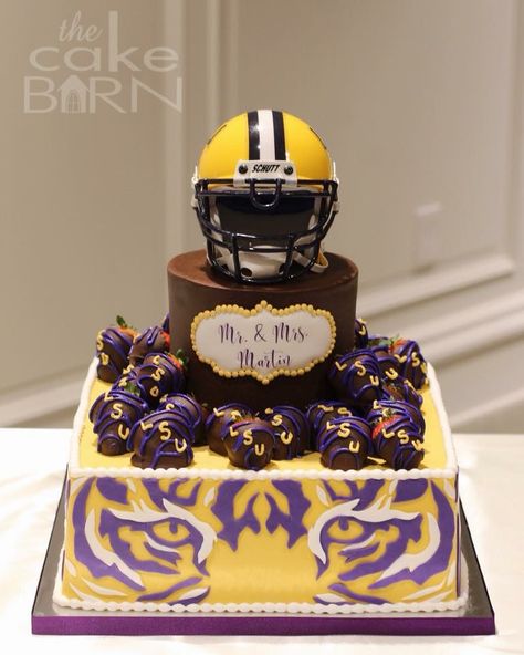 LSU cake Lsu Grooms Cake Wedding, Lsu Grooms Cake, Lsu Wedding, Lsu Cake, Lsu Party, Nfl Cake, Grooms Cake Tables, Grooms Table, Purple And Gold Wedding