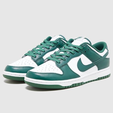 Sneaker News on Instagram: “The Nike Dunk Low "Team Green" nearly achieves that "Spartan" look inspired by Michigan State, matching the High release from Fall 2020. A…” Nike Dunk Low Next Nature, Nike X Travis Scott, Team Green, Sneaker Trend, Fresh Sneakers, Baskets Nike, Dunks Nike, Adidas Spezial, Jordan 2