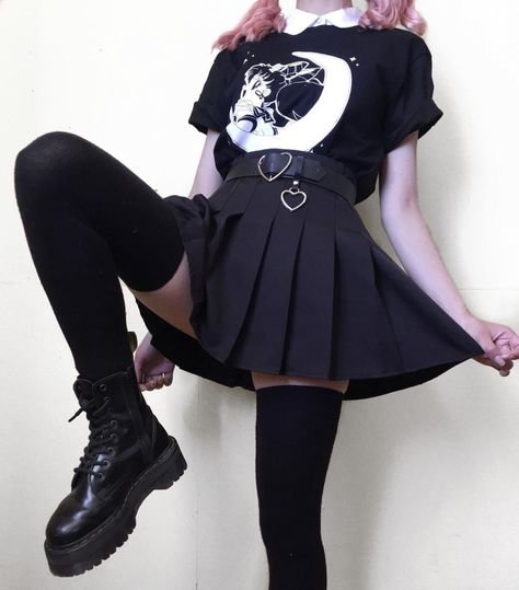 Otaku Girl Outfits, Ropa Dark, H&m Boots, Egirl Fashion, Cc Clothes, Belt Skirt, Alt Clothes, Chibi Moon, Sailor Venus