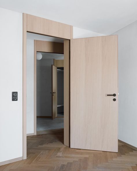 THINK ARCHITECTURE, Simone Bossi · Cross House · Divisare Architecture Floor Plan, Door Detail, Wood Cladding, Door Design Modern, Unique Doors, Room Doors, Interior Door, Floor Plan Design, Contemporary Architecture