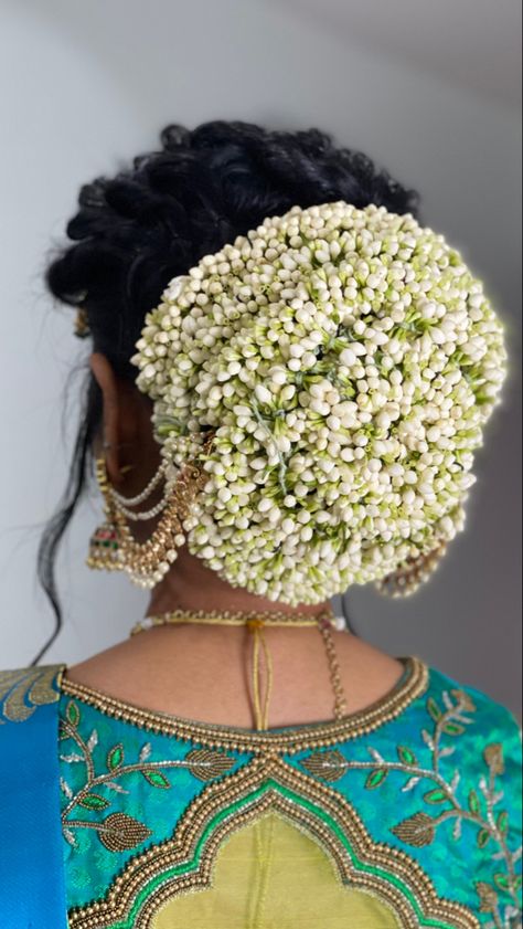 Traditional mallipoo bun hairstyle Flower Bun, Bridal Hair Accessories Flower, Pin Interest, Hair Knot, Indian Bridal Hairstyles, Bun Hairstyle, Bridal Hairstyles, Bridal Hair Accessories, Indian Bridal