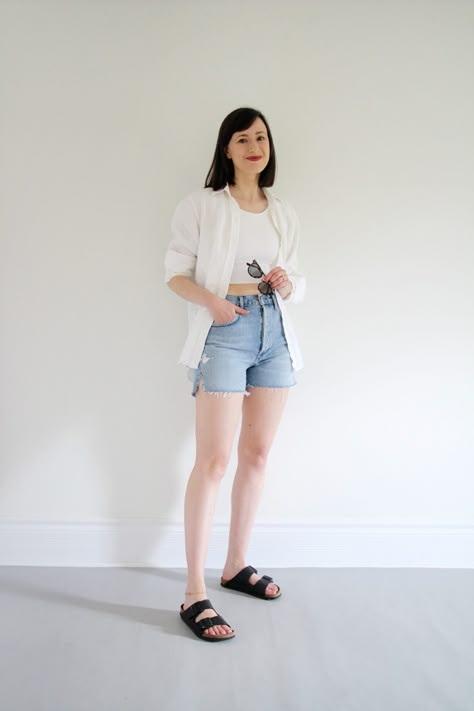 Minimalist Summer Outfits Women, Pangbahay Outfit, Short Outfit Ideas Casual, Baguio Ootd Ideas, Basic Casual Outfits, Casual Outfits Shorts, Mom Shorts Outfit, Outfit For Short Women, Baguio Outfit