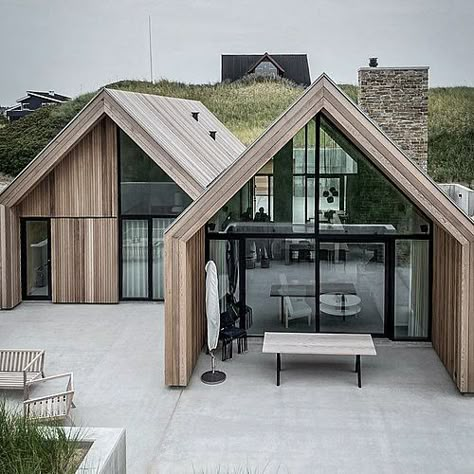 Nordic House Design, Danish House, Home Designs Exterior, Nordic House, Scandinavian Architecture, House Design Exterior, Modern Barn House, Minimal House Design, Wooden Houses