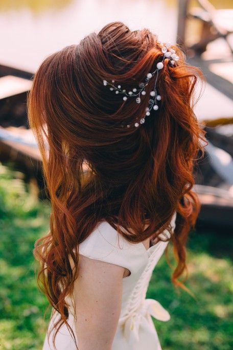 Wedding Hair For Gingers, Wedding Hairstyles Red Hair Half Up, Wedding Hairstyles For Long Hair Red, Copper Bridal Hair, Long Red Hair Wedding Hairstyles, Wedding Hairstyles For Long Red Hair, Ginger Wedding Hairstyles, Auburn Wedding Hair, Wedding Hairstyles For Red Hair