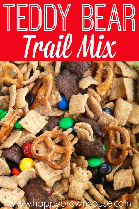 This Teddy Bear Trail Mix is a super simple homemade snack mix that kids will love! Perfect for homemade gifts, long road trips, or special treats for family movie night. Let the kids help make it for an extra special treat. #snack #recipe #travel #christmas #homemadegift #treat #teddybear Trail Mix Snack, Bear Food, Trail Mix Recipe, Trail Mix Recipes, Homemade Trail Mix, Chex Mix Recipes, Snack Mix Recipes, Chex Mix, Homemade Snacks