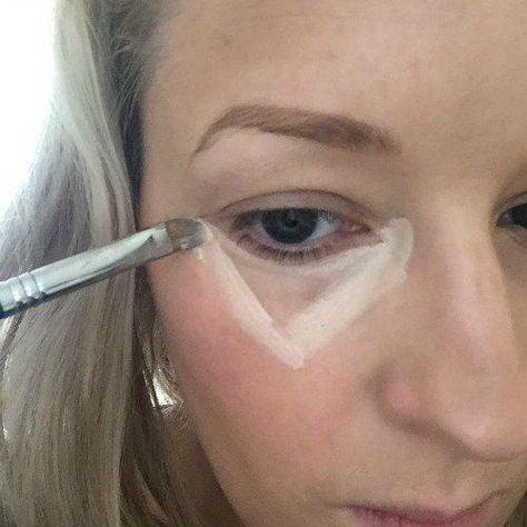 The under eye concealer trick to help you fake awake. Concealer Tutorial, Map Tutorial, Concealer Tricks, Mascara Hacks, Trish Mcevoy, Under Eye Concealer, Eye Concealer, Glowy Makeup, How To Apply Makeup