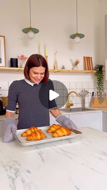 79K likes, 245 comments - la.cuisine.de.geraldine on January 23, 2023: "How to make the BEST croissants 🥐 - PART 1 As a French girl, it was my dream to make my own croissants! After several attempts, I found the perfect recipe that I am now sharing with you 🤗 I recommend you to read the whole recipe as I give you lots of additional tips 👌 📌 Homemade croissants (French recipe) Recipe on my blog. Link in bio. 🇫🇷 Croissants maison Recette en français sur mon blog. Lien en bio. 🇩🇪 Crois Perfect Croissant Recipe, Buttery Croissant Recipe, How To Make A Croissant, Croissant Recipe Videos, How To Make Croissants, French Croissant Recipe, Crossant Recipes, Ig Food, French Croissant