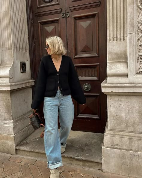 Suddenly, Everyone Is Wearing Citizens of Humanity Jeans | Who What Wear Denim And Black Outfits, Girls Jeans Outfit, Jeans Outfit Fall, Jeans Outfits, Winter Outfit Inspiration, Citizens Of Humanity Jeans, Denim Trends, Outfit Look, Jeans Outfit