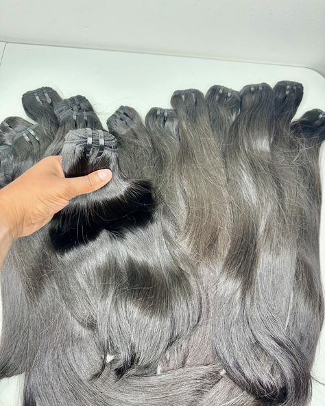 Our LHS Vietnamese Straight bundles allows you to use very minimal heat on your leave-out! Lengths 12-30 inches is available to shop🤍 Best part is that these beauties are currently on sale!! All you need to do is hit the site - add these bundles to your cart and BOOM instant discount! We currently offer same-length options for the girlies that like the blunt cut look AND layered inches for the layered look. You better snatch these beauties before they sell out! 🏃🏾‍♀️ To purchase this b... Raw Bundles, Natural Hair Salons, Straight Bundles, Hair Boutique, Hair Business, Business Photoshoot, Sew Ins, Business Hairstyles, Hair Collection