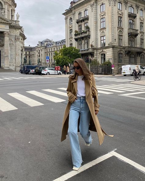 Follow our Pinterest Zaza_muse for more similar pictures :) Instagram: @zaza.muse | Fall Fashion. Fall style. Camel coat Australian Winter Fashion, Outfits Los Angeles, Pretty Winter Outfits, Ireland Fashion, Look Adidas, California Outfits, Estilo Indie, Skandinavian Fashion, London Outfit