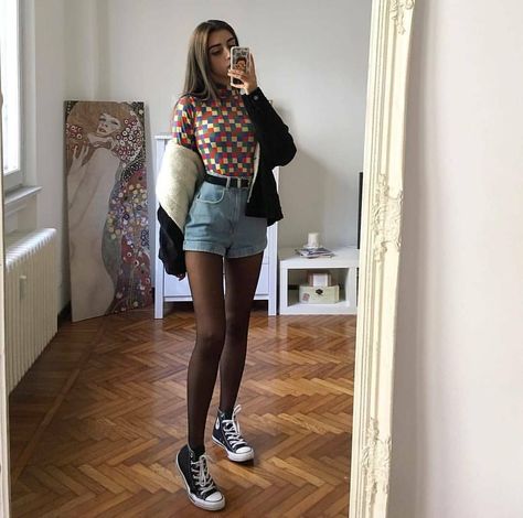 Grunge Inspo on Instagram: “1 or 2? @mari_malibu” Shorts And Stockings Outfit, Outfit Grunge, Stockings Outfit, Style Rock, Hipster Outfits, Instagram Outfits, Outfits Fall, Grunge Style, Soft Grunge