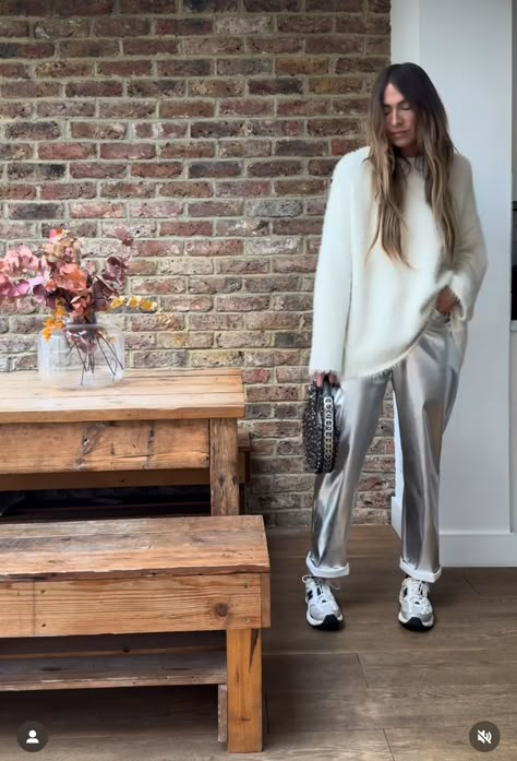 Styling Silver Boots, Silver Pants Outfit Casual, Silver Trousers Outfits, Metallic Sneakers Outfit, Silver Jeans Outfit, Gold Pants Outfit, Dad Sneakers Outfit, Silver Pants Outfit, Coated Jeans Outfit