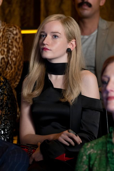 Anna Delvey Costume, Chic Costumes, Pure Dramatic, Inventing Anna, Anna Delvey, Flamboyant Gamine, Julia Garner, Shonda Rhimes, European Outfit