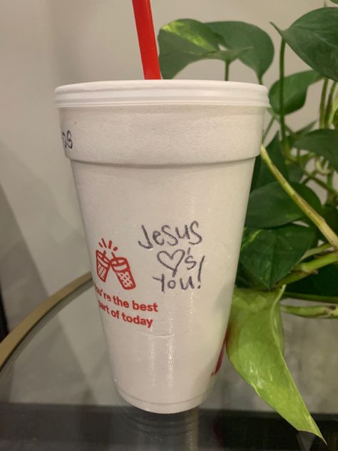 Jesus loves you | Christian | Bible | aesthetic | inspo Jesus Aesthetic Pictures, Christian Girlie, Girlie Aesthetic, Christian Vision Board, Bible Aesthetic, Book Annotations, Workout Beginner, Jeezy, Adventure Time Marceline