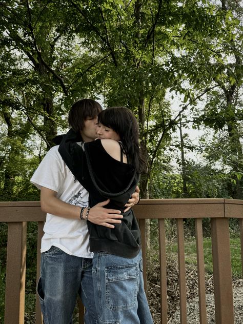 #skater #skateboard #aesthetic #inspo #outfit #fashion #relationship #grunge #goth #boyfriend #couple Couple Poses Grunge, Grunge Relationship, Alt Couple Aesthetic, Edgy Couple Aesthetic, Skater Couple Aesthetic, Skater Boyfriend, Skater Couple, Skateboard Aesthetic, Couple Pic