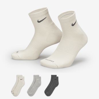 Ankle Nike Socks, Nike Ankle Socks Outfit, Ankle Socks Outfit, Nike Ankle Socks, Socks Outfit, Nike Socks, Womens Nike, Ankle Socks, Multi Color