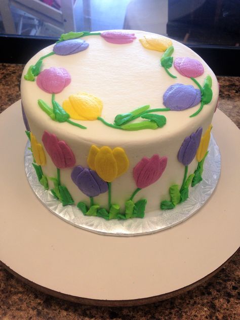 Charming tulip cake decorated with buttercream frosting. Tulip Cake Design, Tulip Cake Ideas, Tulip Cake, Buttercream Frosting Cake, Spring Cupcakes, Buttercream Decorating, Birthday Cake With Flowers, Garden Cakes, Spring Cake