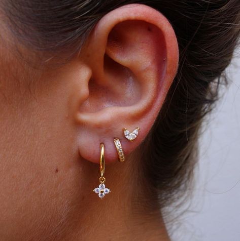 Triple Piercing, Gold Earring Set, Pretty Ear Piercings, Lucky Jewelry, Stacked Earrings, Clover Earrings, Mismatched Earrings, Hoop Earring Sets, Small Earrings Studs