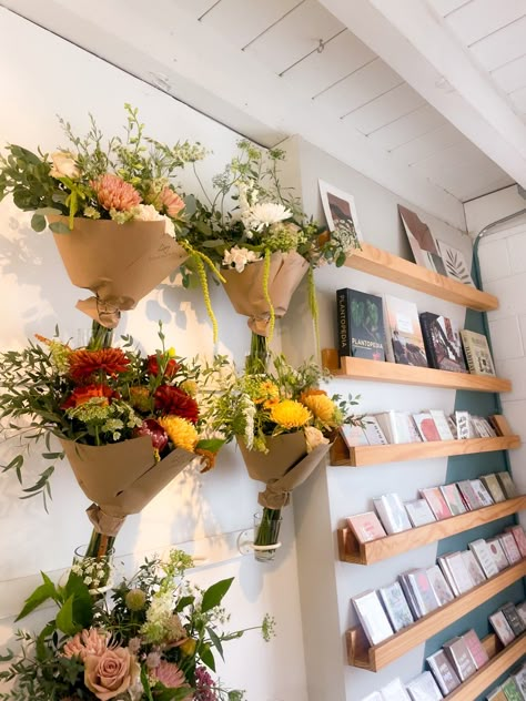 Flower Shop Coffee Bar, Flower Coffee Book Shop, Florist Coffee Shop, Modern Flower Shop, Florist Shop Interior, Florist Cafe, Greenhouse Cafe, Florist Studio, Bloom Book