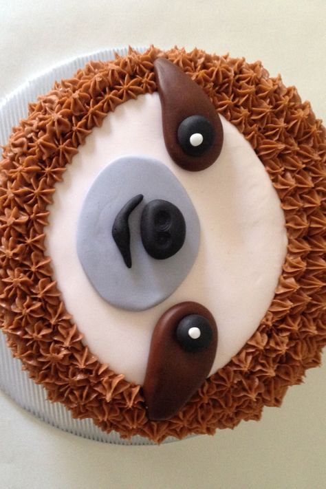 sloth cake - Google Search Sloth Cake Tutorial, Sloth Birthday Cake, Sloth Cake, Sloth Stuff, Sloth Cakes, Deco Cupcake, Carrot Cream, Sloth Birthday, Animal Cakes