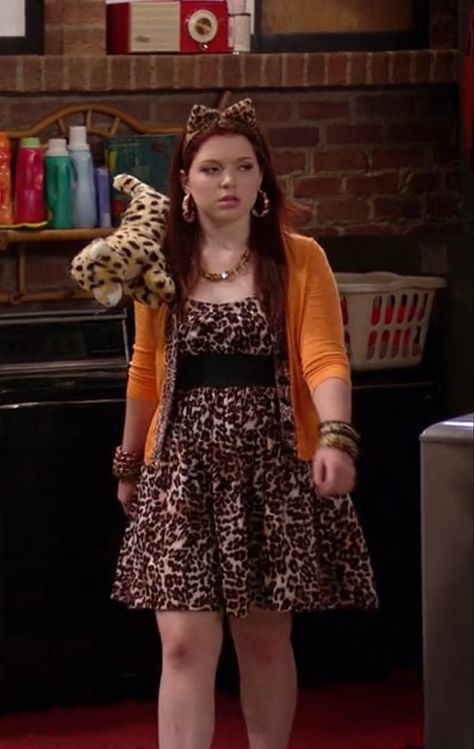 Harper Finkle, Hannah Montana Outfits, Channel Outfits, Wizards Of Waverly, Book Dress, Halloween Makeup Diy, Alex Russo, Wizards Of Waverly Place, Waverly Place