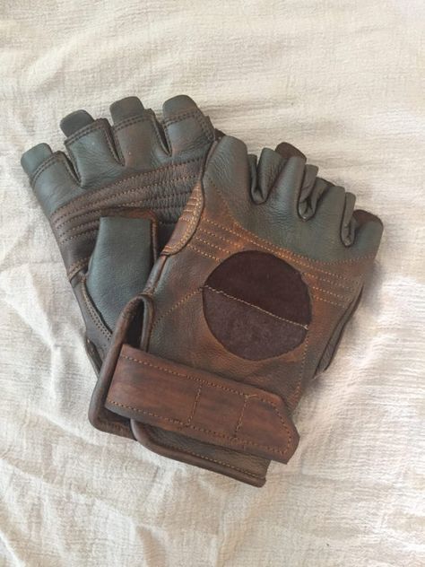 Custom Jyn Erso Rogue One Leather Gloves Diamond Gloves, Jyn Erso, Star Wars Outfits, Rogue One, Star Wars Costumes, Leather Dye, Back Together, Zombie Apocalypse, Maze Runner