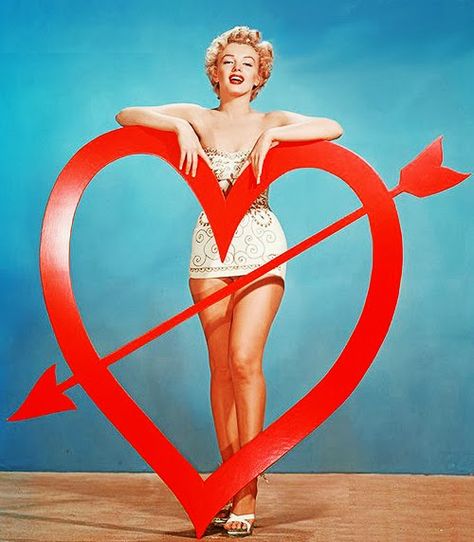 Vintage Hollywood Classics Merlin Monro, Vday Shoot, Valentine Shoot, Art Adams, Photoshoot Vintage, Earl Moran, Arte Pin Up, Planet Venus, Pin Up Photos