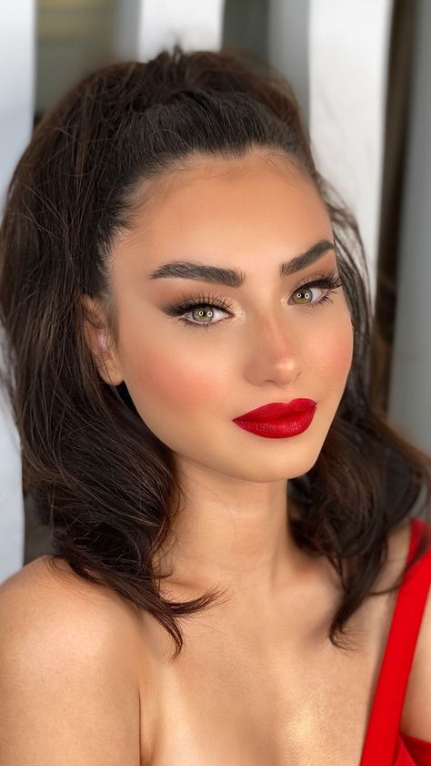 Christmas Makeup Red Lips, Red Lip Brown Eyes, Red Lipstick Makeup Look Brown Eyes, Red Dress Makeup Looks, Red Lipstick Makeup Looks, Christmas Party Makeup, Skincare Favorites, Red Lipstick Makeup, Red Dress Makeup